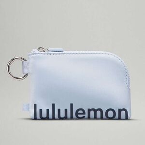 clippable card pouch blue linen/true navy - lululemon!